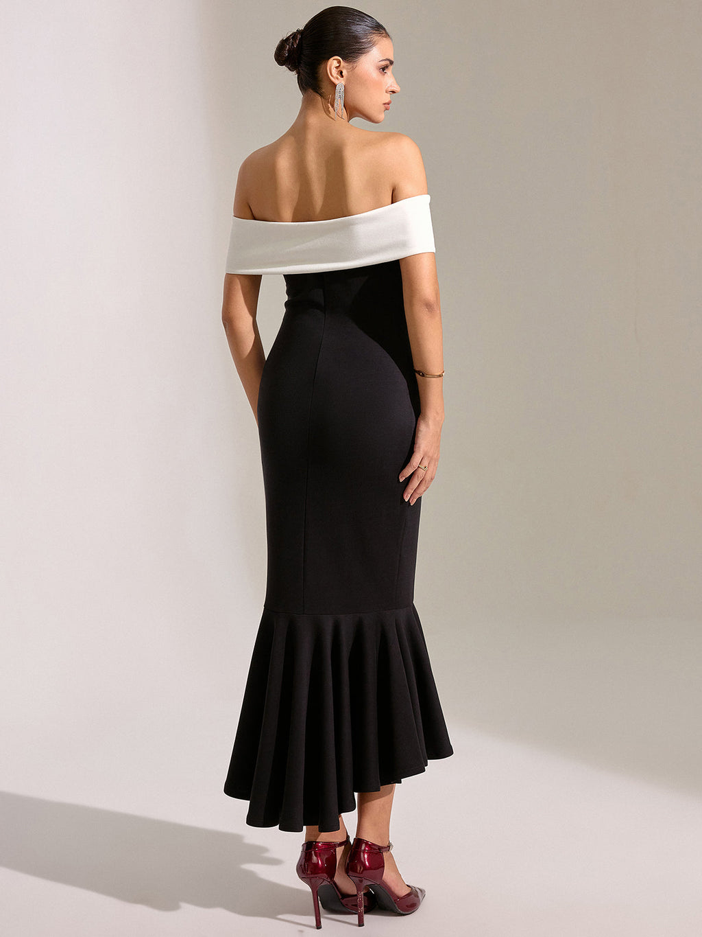 Bow Off-Shoulder Mermaid Midi Dress